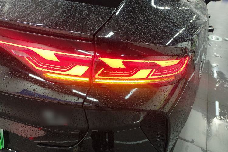 Used BYD Song L EV 2025 Intelligent Driving Version 602 km Range LiDAR-equipped All-Wheel-Drive Type Right Rear Taillight