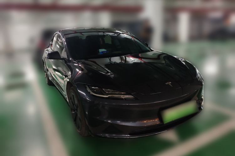 Used Tesla Model 3 2023 Rear-Wheel-Drive Version Front Right 45 Deg