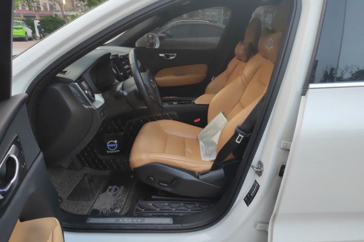 Used Volvo XC60 2019 T5 4x4 Smart Edition China V Standard
