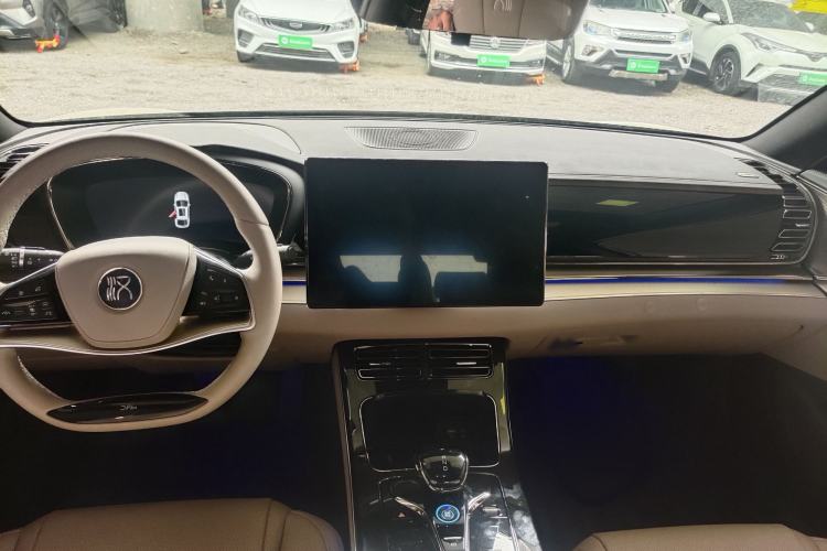 Used BYD Han 2025 DM-i 125KM Prestige Model
