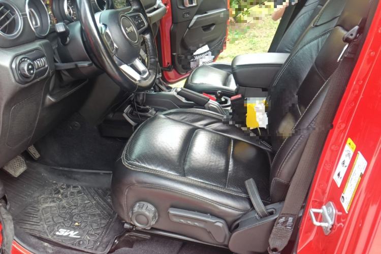 Used Jeep Wrangler 2018 2.0T Sahara Four-Door Edition Left Front Seat