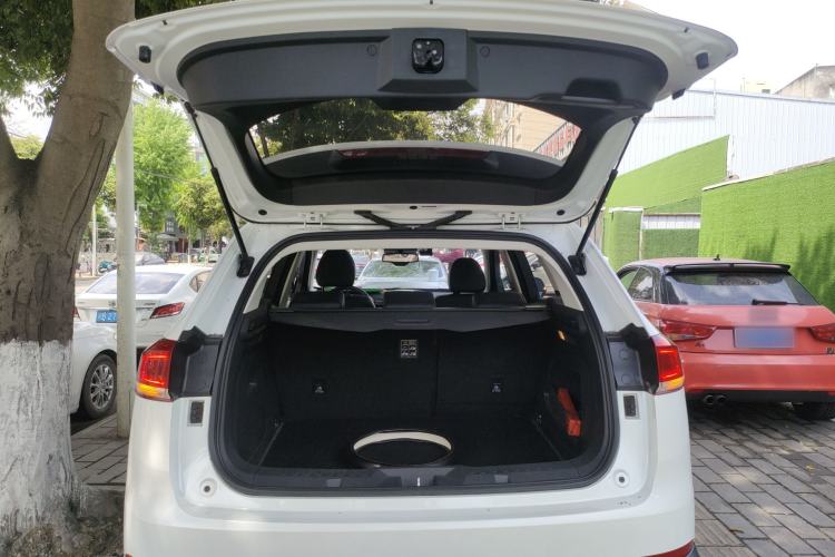 Used Haval H6 2017 Blue Label 1.5T Automatic Two-Wheel Drive ZhiShang Model Trunk