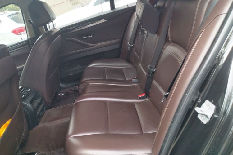 Used BMW 5 Series 2014 525Li Luxury Design Package Left Rear Seat