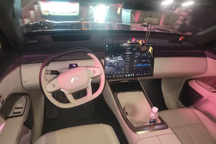 Used ONVO Luxeed L90 2025 Model—Max Six-Seater Version