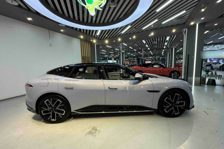 Used Avatr 06 2025 Pro Range-Extended Edition Exterior 7