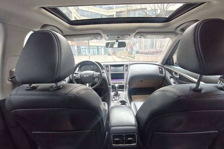 Used Infiniti Q50L 2016 2.0T Comfort Edition Interior 4