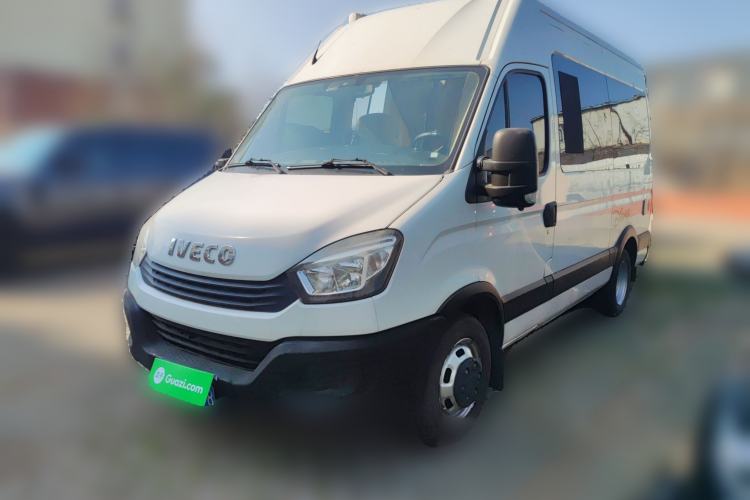 Used Iveco Eurocargo 2018 2.3T Long Wheelbase Short Overhang Multi-Purpose Vehicle with Side Sliding Door F1A