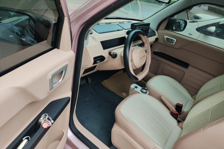 Used Geely Galaxy Panda 2024 Panda Mini 200km Endurance Bear Driver Seat