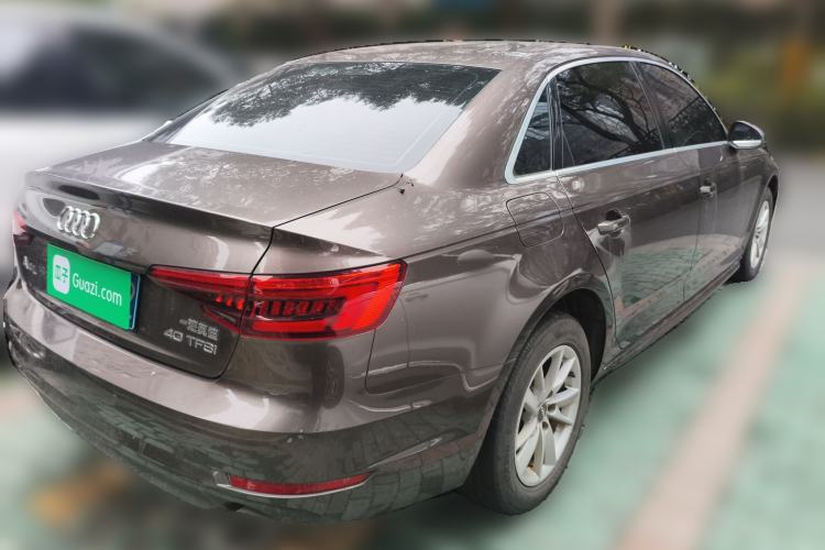 Used Audi A4L 2017 40 TFSI Ambition Edition
