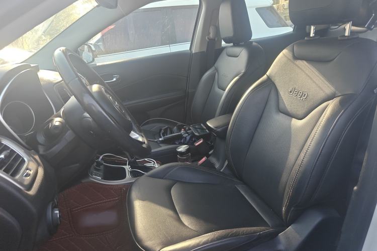 Used Jeep Compass 2017 200T Automatic Family Edition
