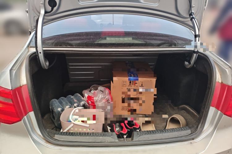 Used Volkswagen Jetta 2015 Zhuihui Edition 1.6L Manual Comfort Model Trunk