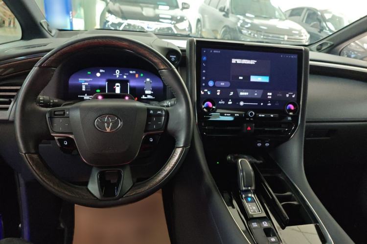 Used Toyota Alphard 2024 Dual-Engine 2.5L Deluxe Edition
