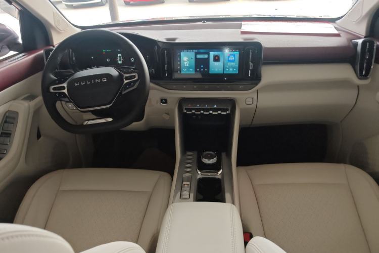Used Wuling Xingyun 2023 2.0L DHT Flagship Edition Center Console