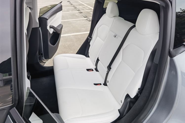 Used Tesla Model Y 2025 Rear-Wheel-Drive Version