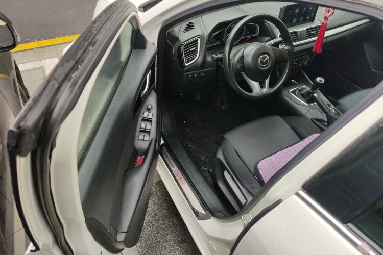 Used Mazda 3 Axela 2014 Sedan 1.5L Manual Comfort Model Driver Seat