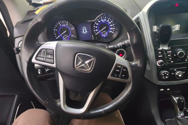 Used JMC Yusheng S350 2014 2.4T Automatic 4x4 Diesel Luxury Version with Sunroof 5 Seats
