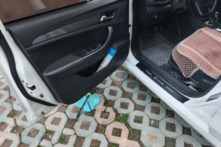 Used Roewe 360 2015 1.5L Automatic Luxury Edition Driver Seat