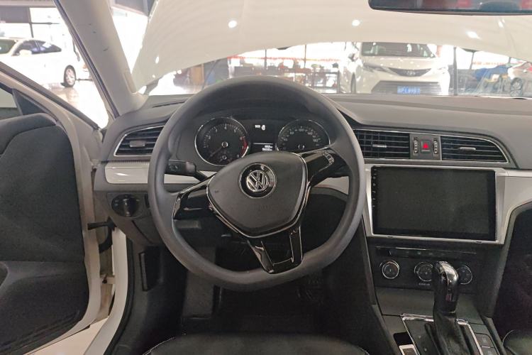 Used Volkswagen Lamando 2017 230TSI DSG Fashion Edition
