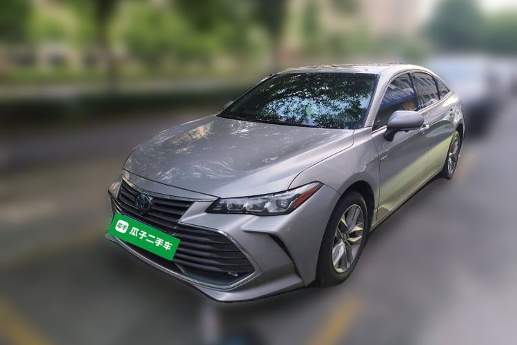 Used Toyota Avalon 2019 Dual-Engine 2.5L Luxury Edition China VI Standard