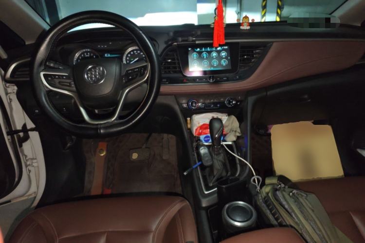 Used Buick GL6 2019 18T 6-Seater Connected Luxury Version China VI Standard Center Console