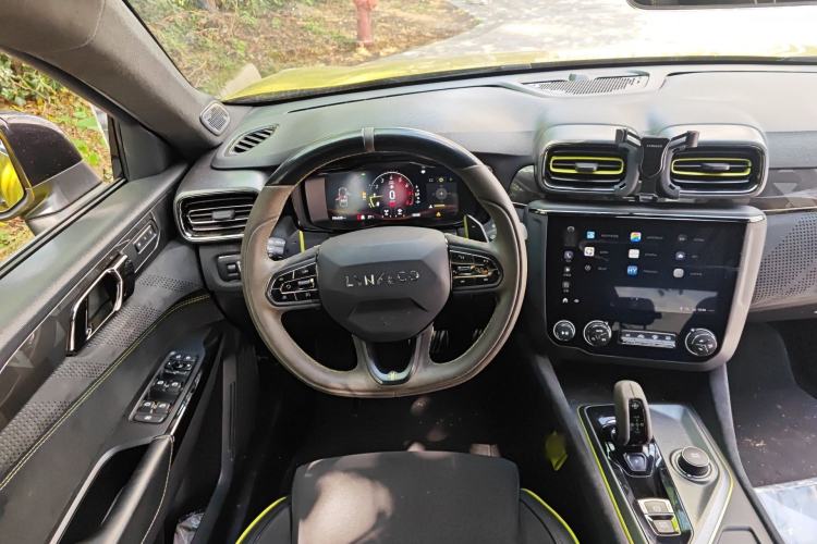 Used Lynk & Co 03 2019 03+ 2.0TD Automatic Wind-Chasing Edition Steering Wheel