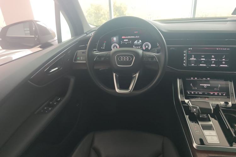 Used Audi Q7 2023 45 TFSI quattro S line Sport model Steering Wheel