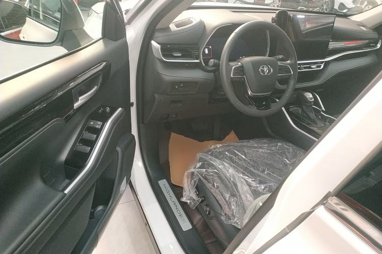 Used Toyota Highlander 2026 Model 2.5L Intelligent Electric Hybrid Dual-Engine Two-Wheel-Drive Luxury Edition 7-seater