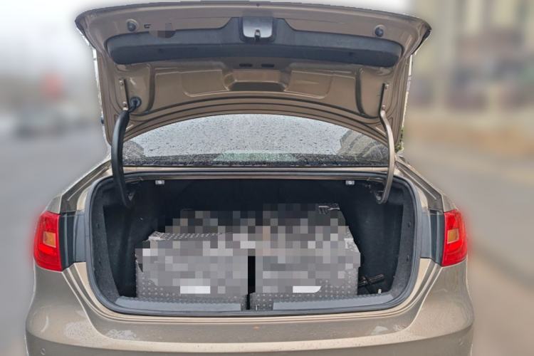 Used Volkswagen Sagitar 2014 1.6L Manual Comfort Model Trunk