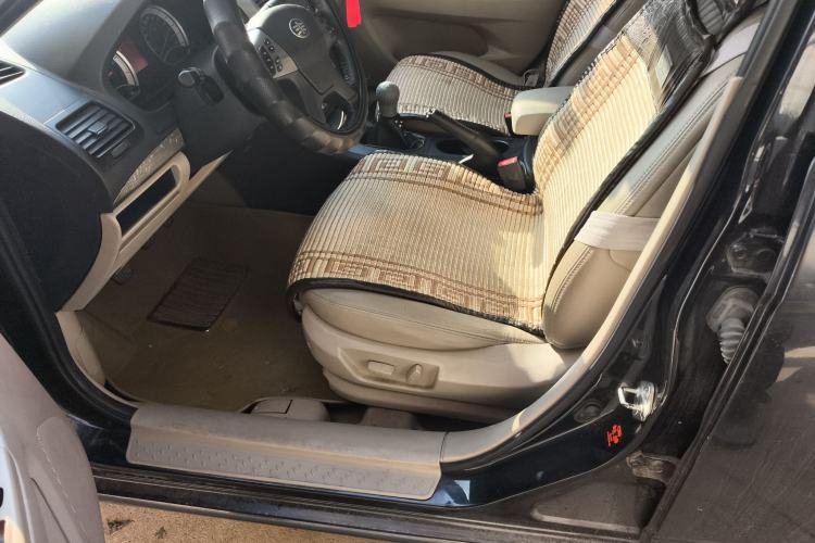 Used Bestune B50 2012 1.6L manual fashion version