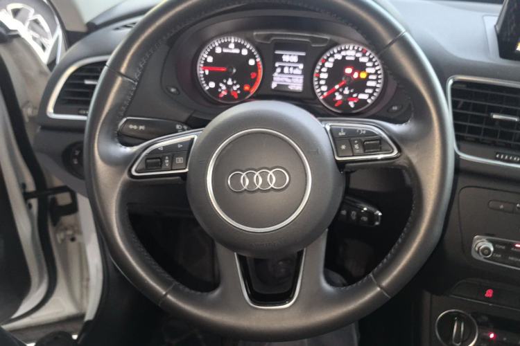 Used Audi Q3 2018 30th Anniversary Edition 30 TFSI Fashion Model Steering Wheel