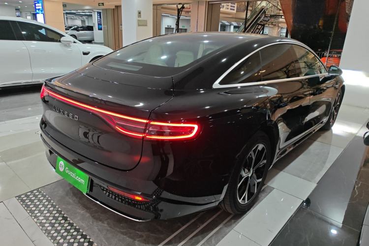 Used Hima Luxeed S7 2024 Max+
