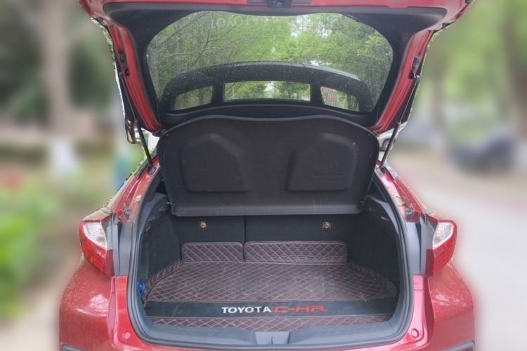 Used Toyota C-HR 2018 2.0L Leading with Sunroof China V Standard Trunk