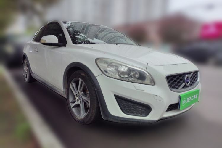 Used Volvo C30 2012 2.0L Aktiv Dynamic Package Edition Front Right 45 Deg