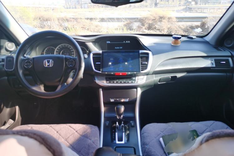 Used Honda Accord 2015 2.0L EX Luxury Edition Center Console