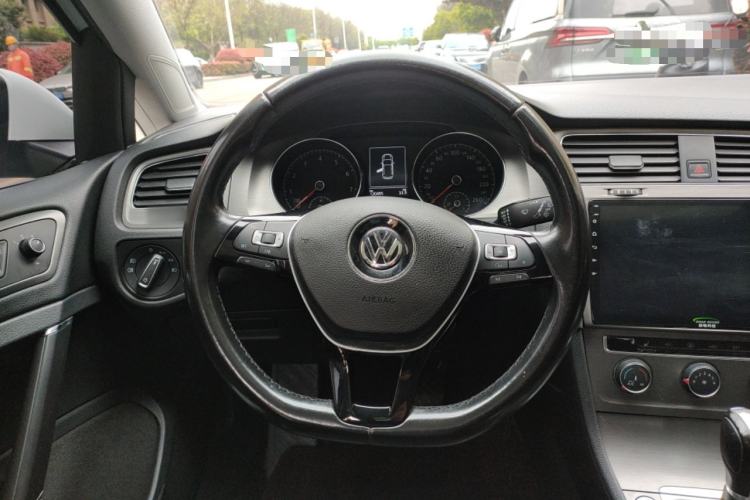 Used Volkswagen Golf 2015 1.4TSI Automatic Luxury Model Steering Wheel