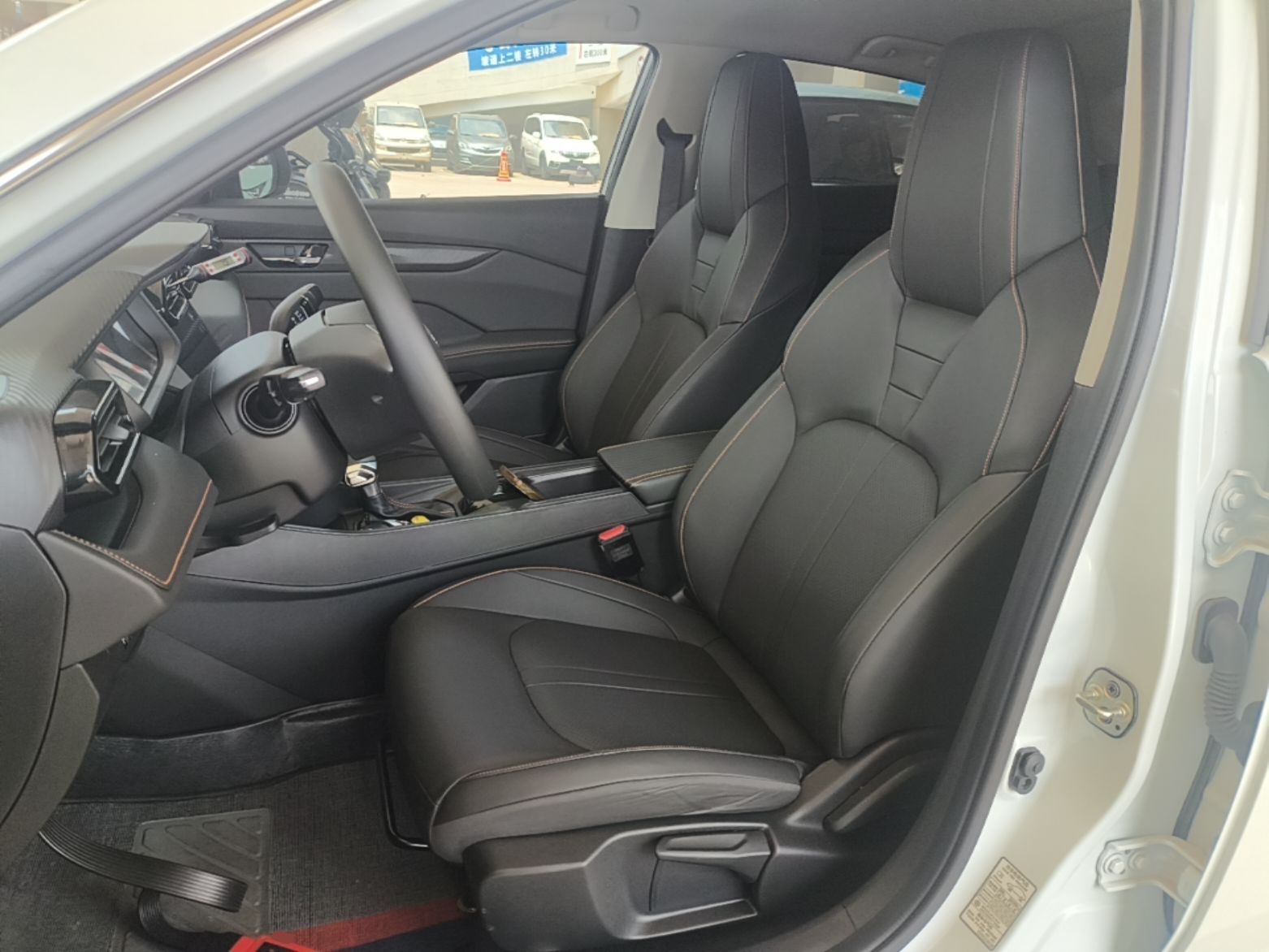 Dongfeng Aeolus Yixuan 2025 1.5L Automatic Luxury Version - Luxury — снимка 17