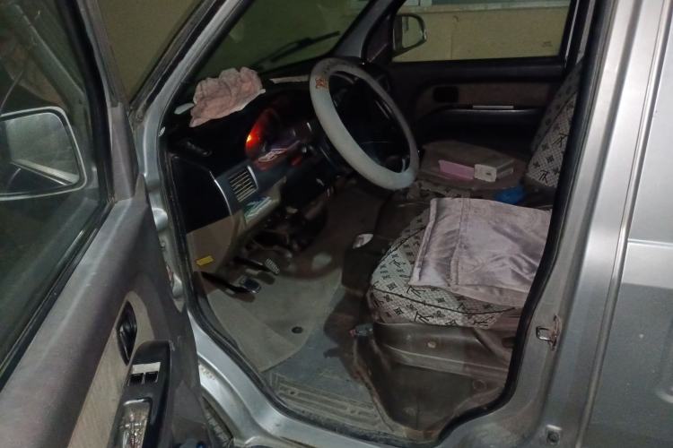 Used Wuling Rongguang 2011 1.2L Base Version
