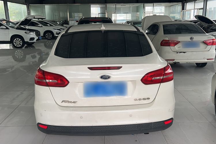 Used Ford Focus 2018 Sedan Classic 1.6L Automatic Trendy SmartDrive Edition