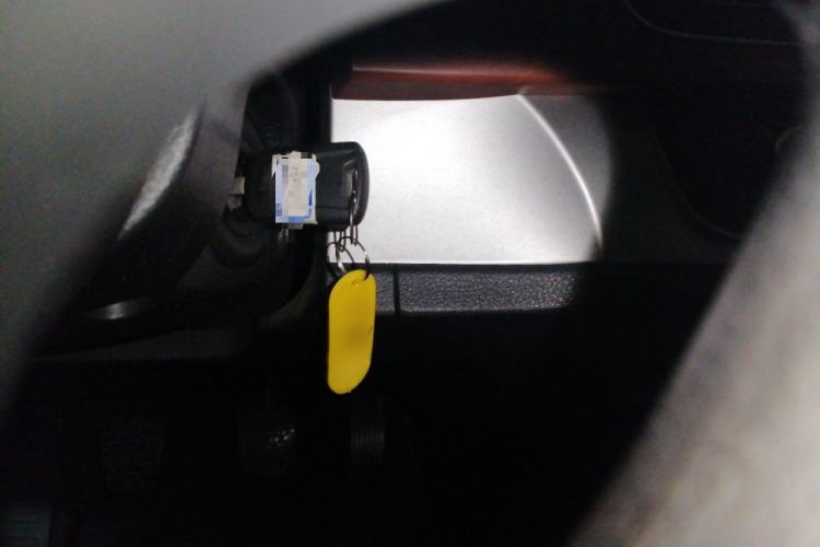 Used SAIC MAXUS G10 2016 1.9T Manual Elite Edition Diesel China V Standard Interior 1