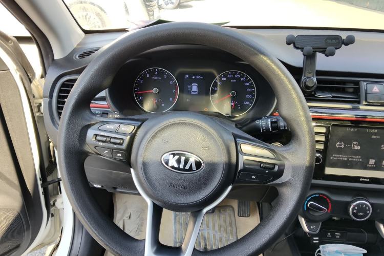 Used Kia KX Cross 2017 1.4L AT GLS
