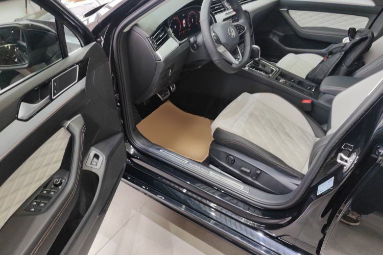 Used Volkswagen Magotan 2023 2 Million Units Commemorative Edition 330TSI DSG Luxury Version
