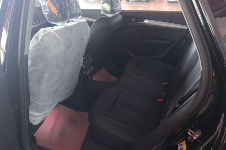 Used Audi Q5L 2025 quattro 45th Anniversary Edition 40 TFSI Sporty and Dynamic Model Interior 2