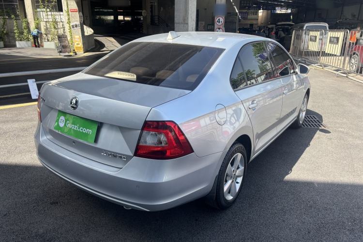 Used Skoda Rapid 2016 1.6L Automatic Chuanxing Edition Exterior 9