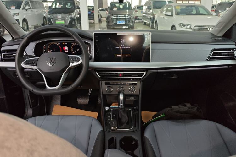 Used Volkswagen Lavida 2023 Revised Version 1.5L Automatic 5 Millionth Edition Center Console