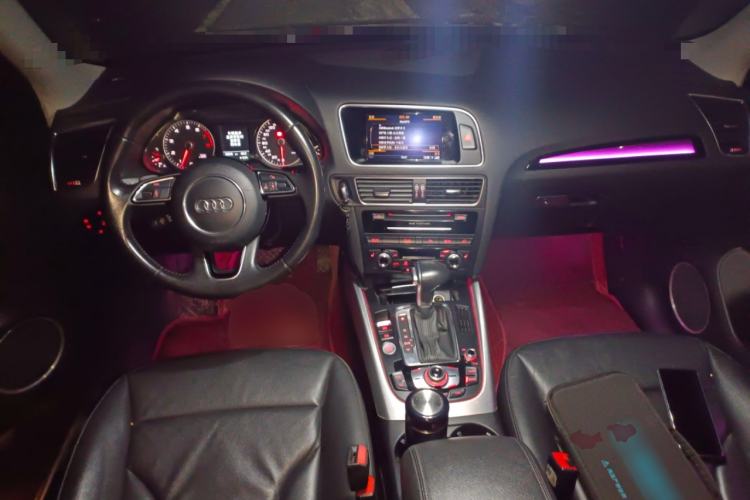 Used Audi Q5 2013 45 TFSI quattro Sport Edition Center Console