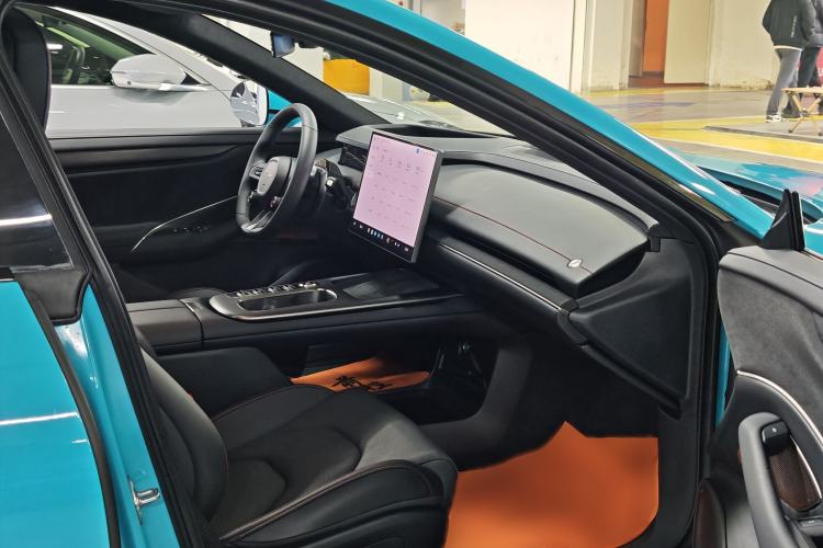 Used Xiaomi Auto SU7 2024 Four-Wheel Drive Ultra-Long Range Advanced Intelligent Driving Max Edition