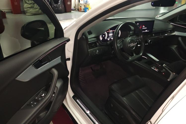 Used Audi A4L 2022 40 TFSI Luxury Dynamic Model
