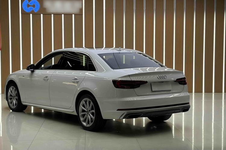 Used Audi A4L 2019 40 TFSI Fashion Edition China VI Emission Standard Exterior 3