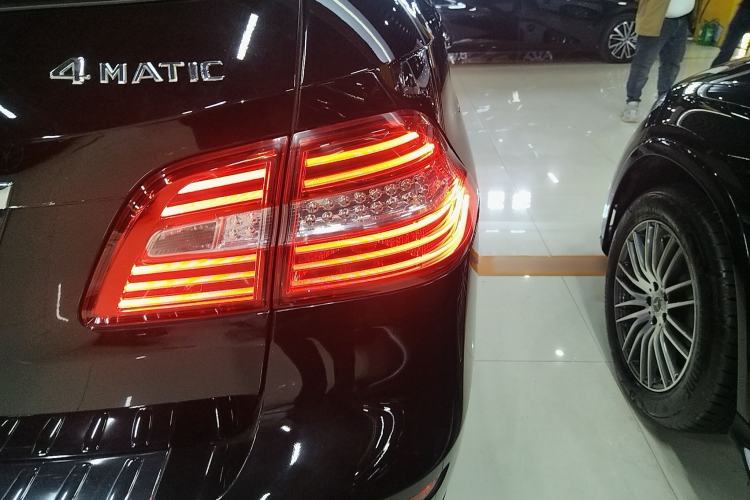 Used Mercedes-Benz M-Class 2014 ML 320 4MATIC
