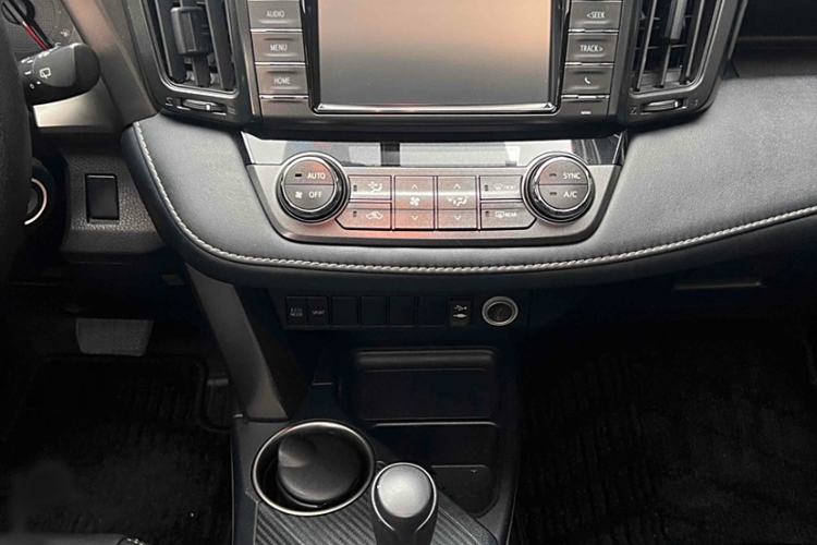 Used Toyota RAV4 2015 2.0L CVT Two-Wheel Drive Fashion Edition